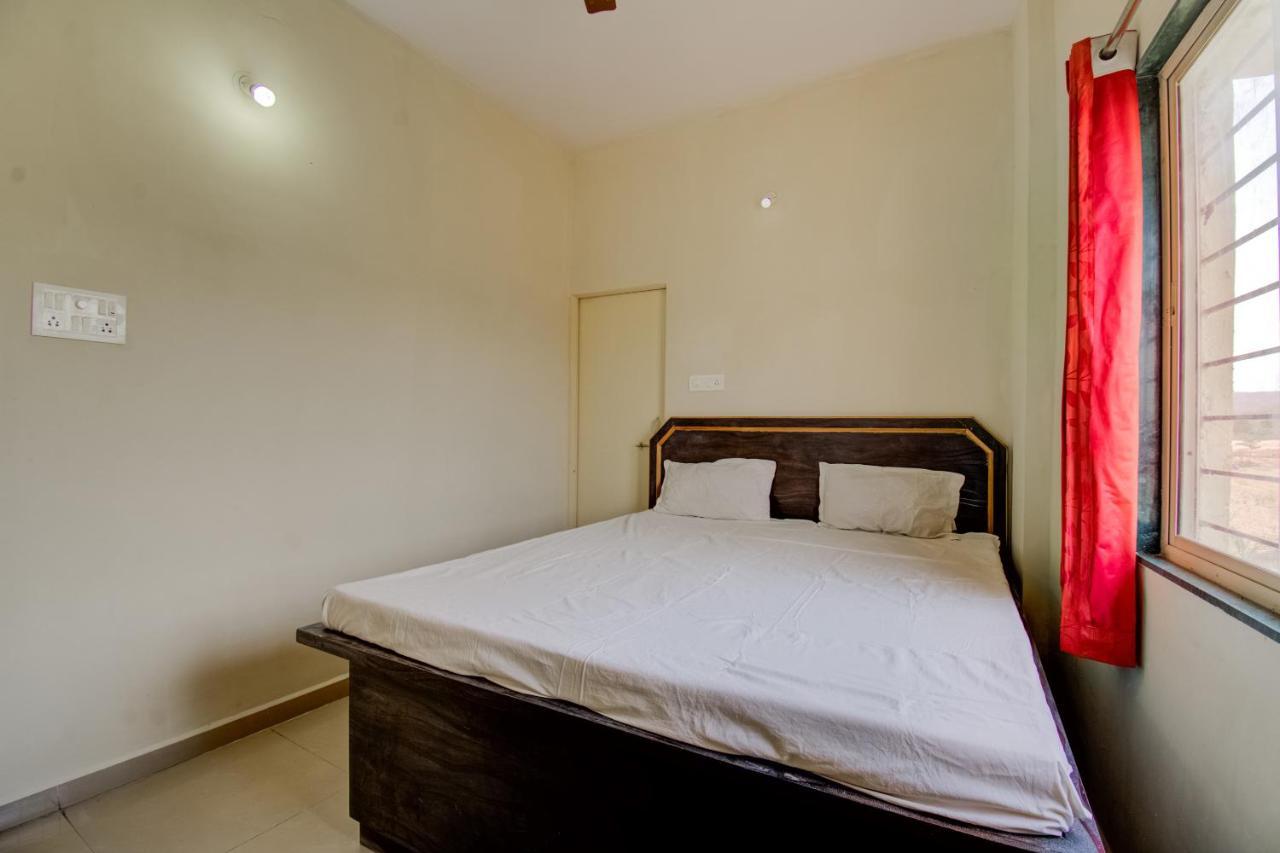 Spot On Sri Srinivasa Lodge Kurmannapalem Exterior photo